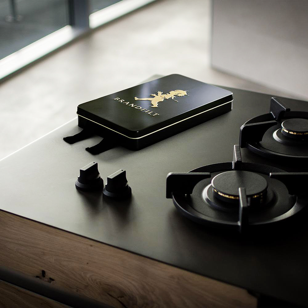 Solstickan Brandfilt 120x120 cm Svart/Guld