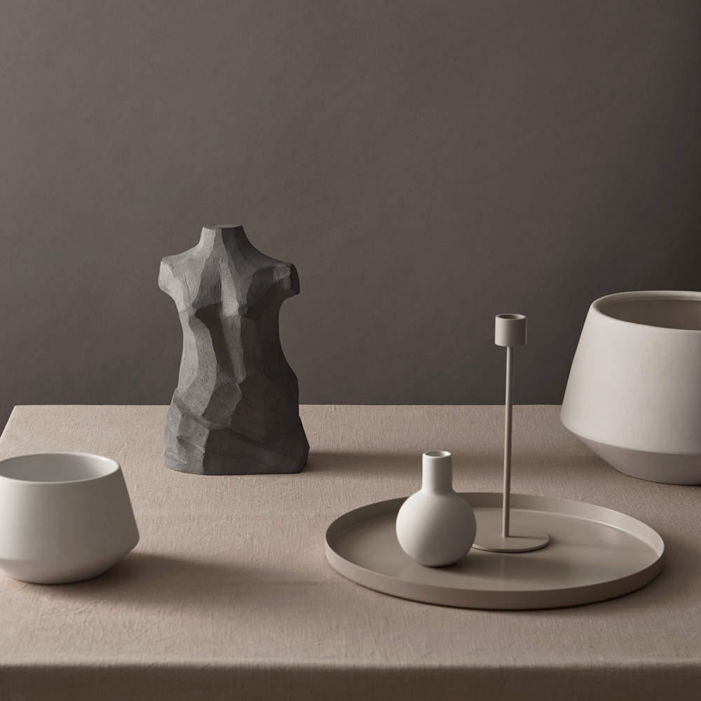 Eve II Skulptur Grafit