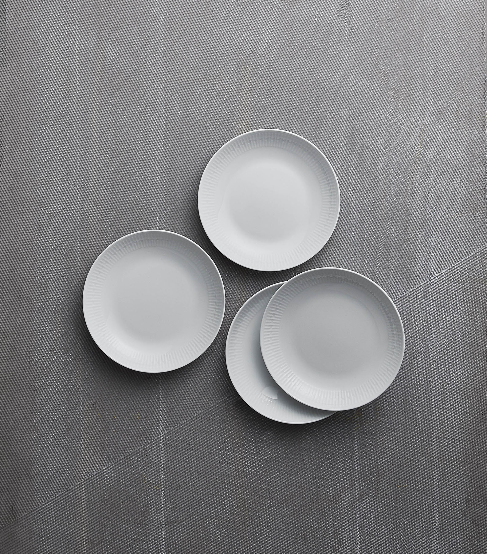 Relief Tallrik djup 22 cm 4-pack Vit