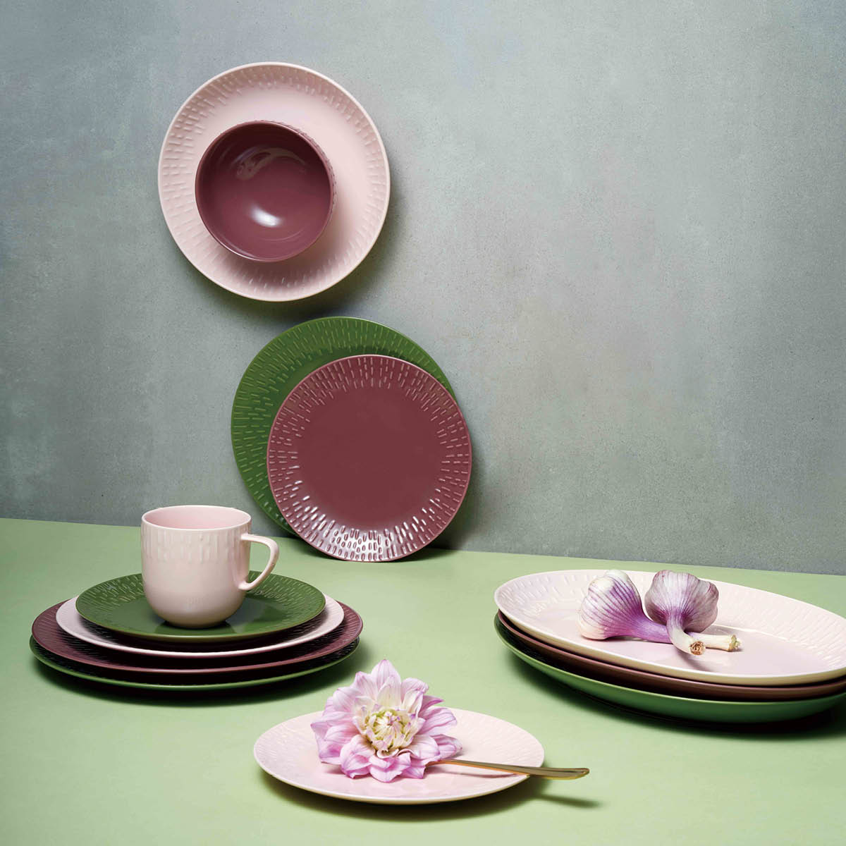 Confetti Uppläggningsfat ovalt  36x25 cm Oliv