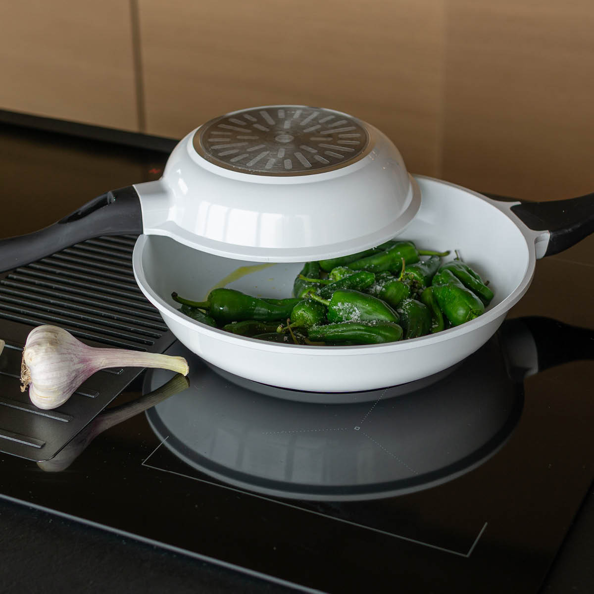 Basis Stekpanna Set 2 delar Vit/Svart