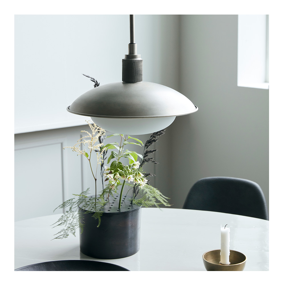 Boston Taklampa 32 cm Antikmässing