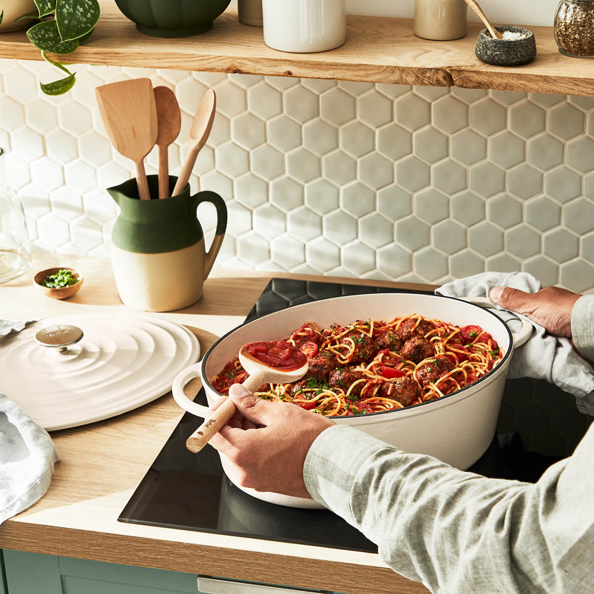 Lov Gjutj&auml;rnsgryta Oval 7,2 L Beige