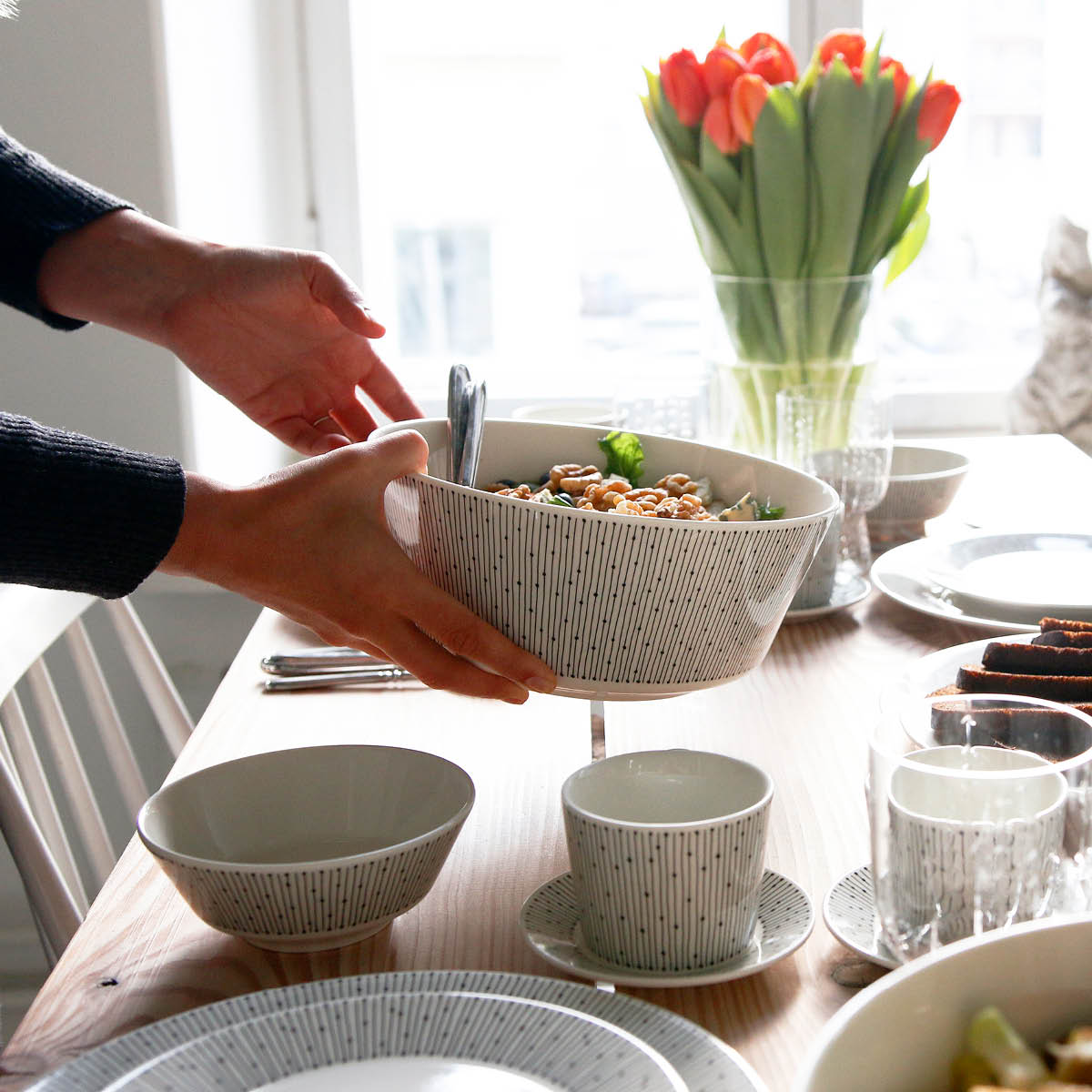 Mainio Sarastus Skål 23 cm Vit/Svart