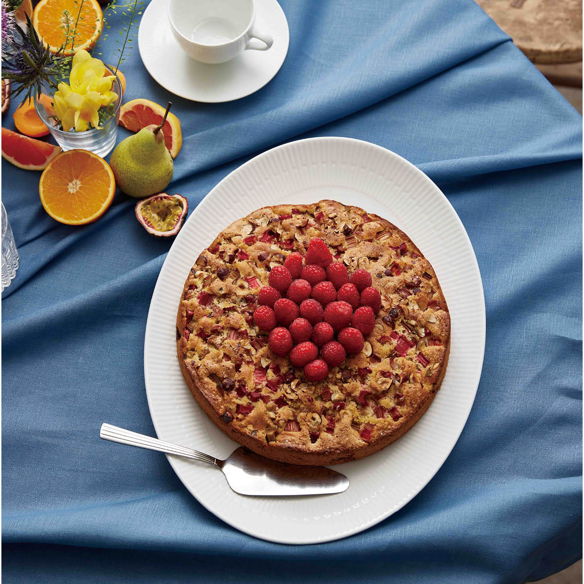 Relief Uppläggningsfat ovalt 40x31 cm Vit