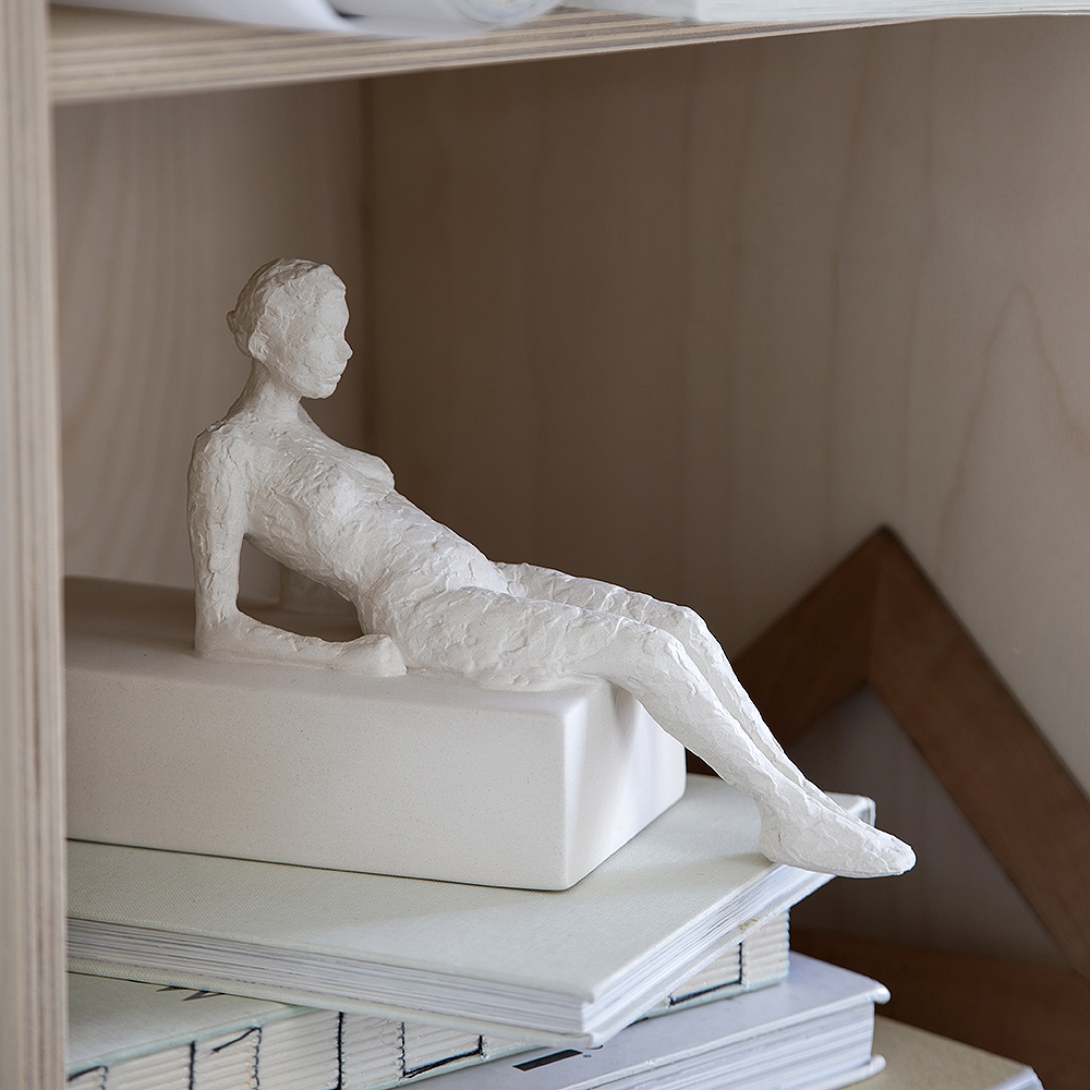 Character Skulptur The Attentive One 13 cm