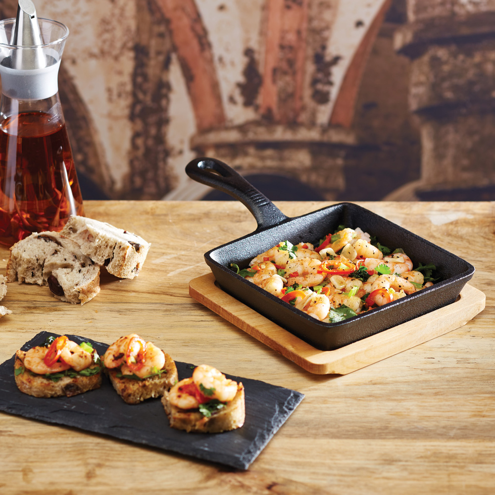 Gjutjärnspanna mini fyrkantig med bräda