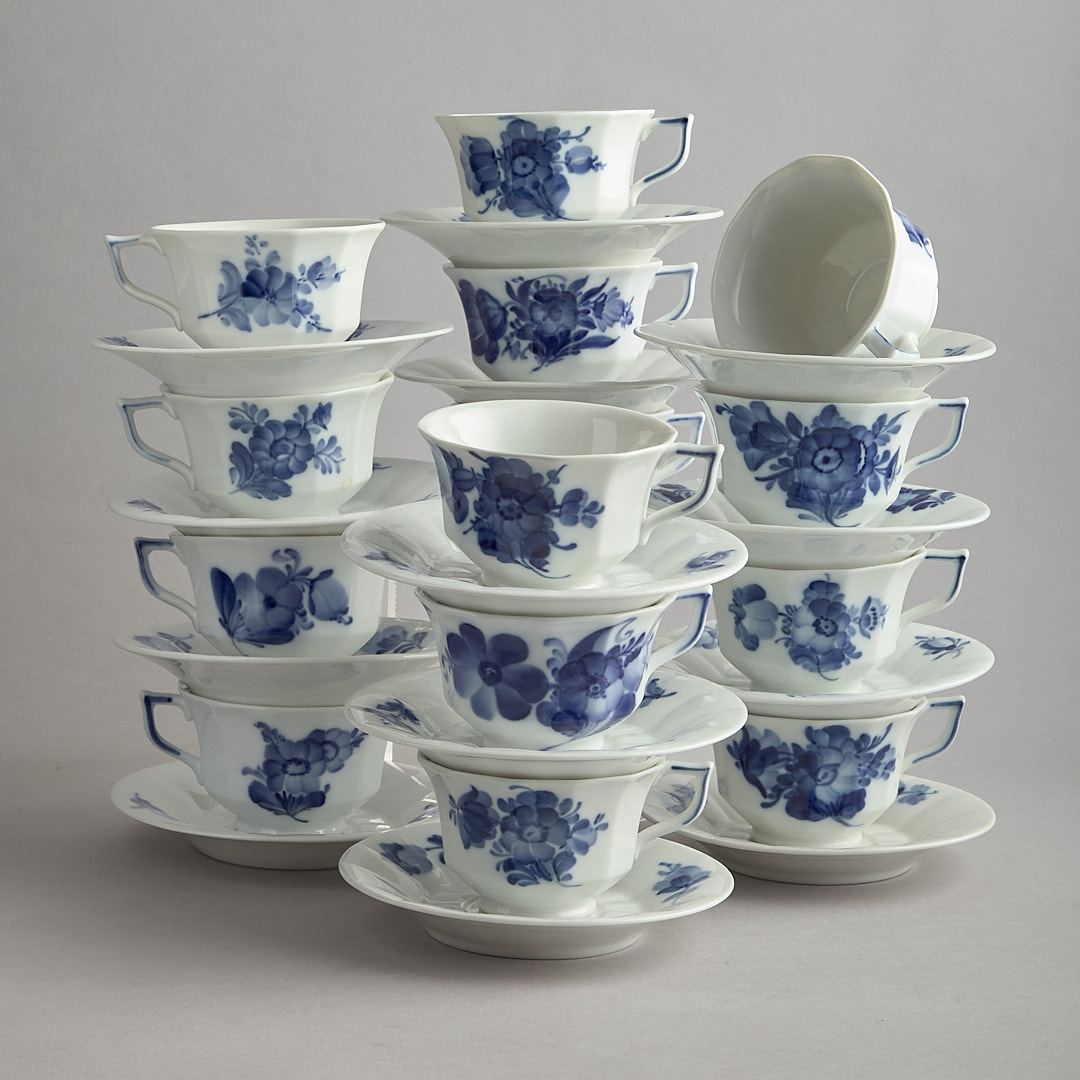 Blå Blomster 14 koppar med fat