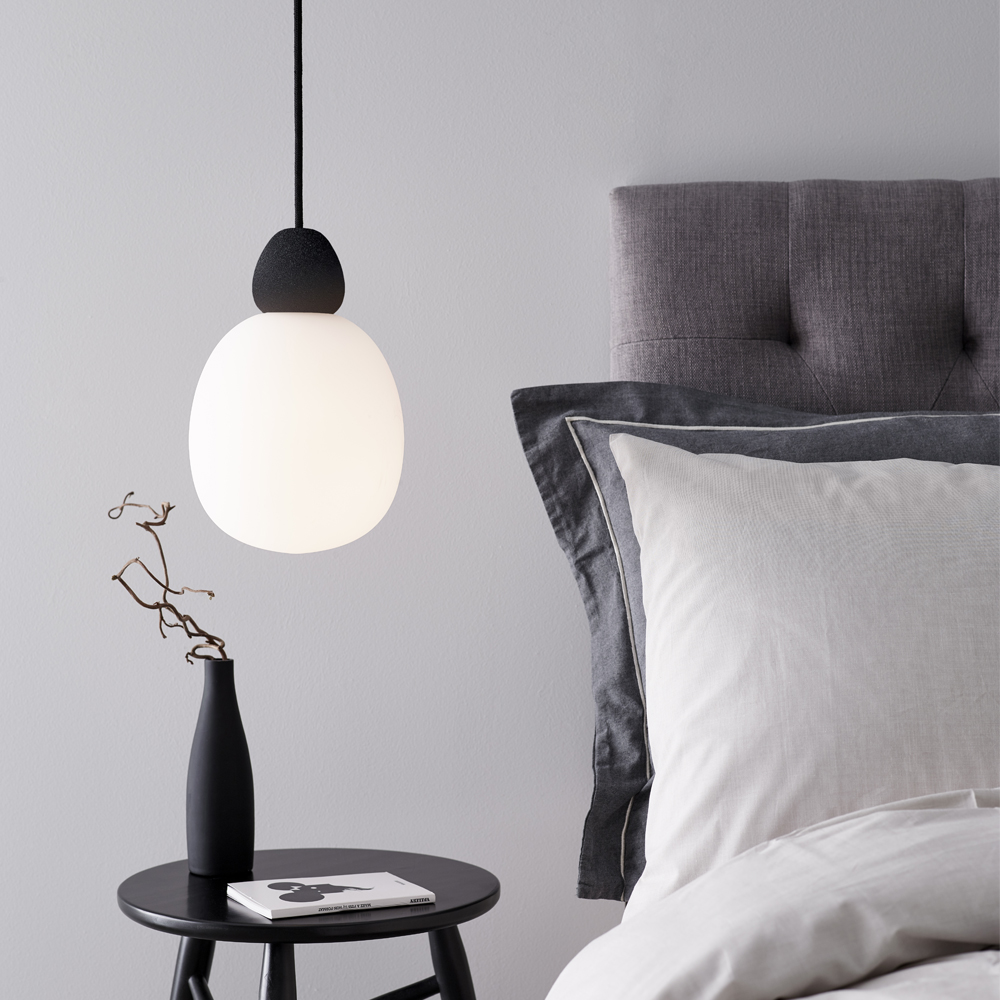 Buddy Taklampa Pendel 18,4 cm Svart Struktur/Opal Glas