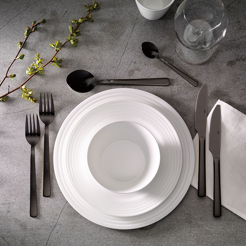 Raw Bestickset 16 delar Svart