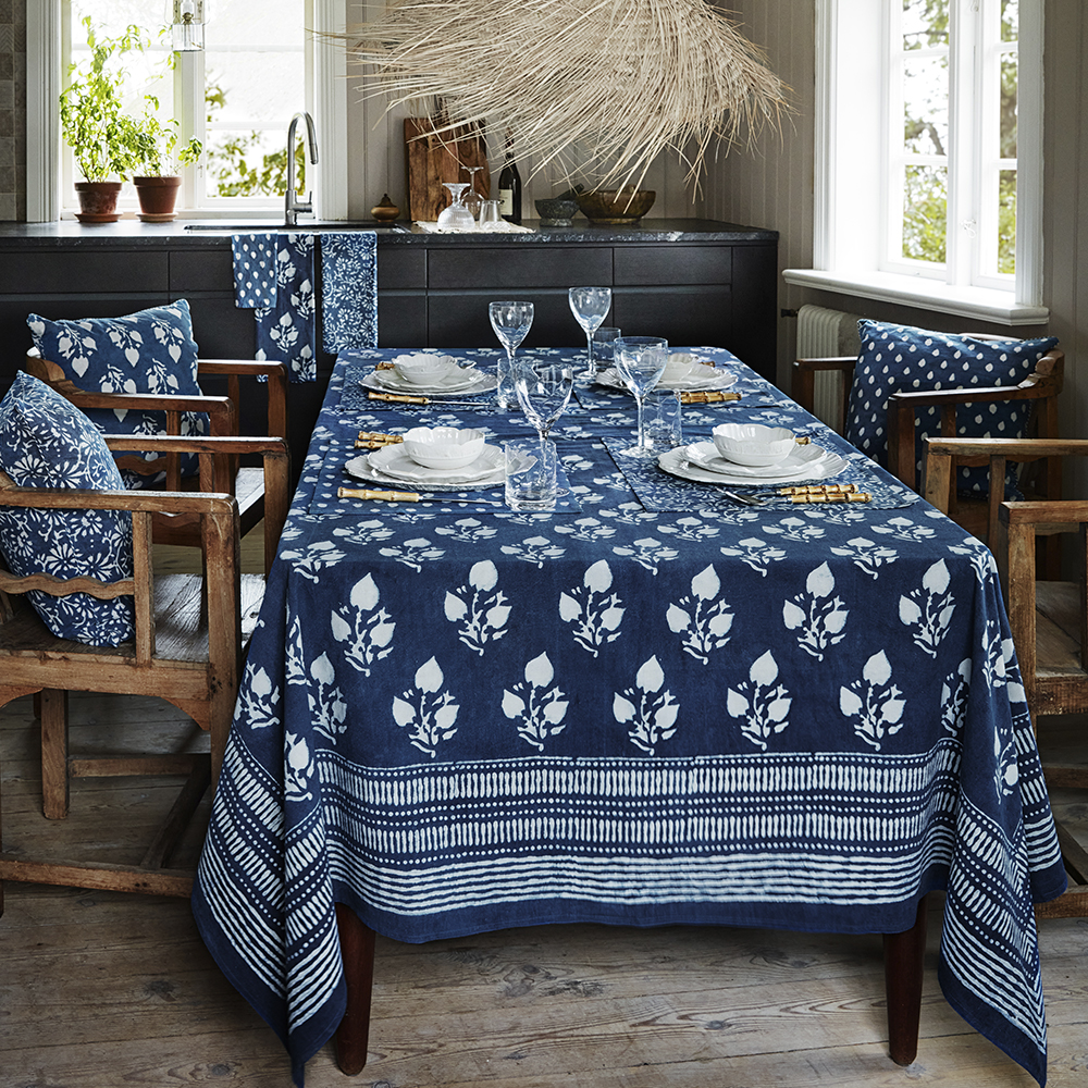 Indigo Bordsduk 150x350 cm Leaf