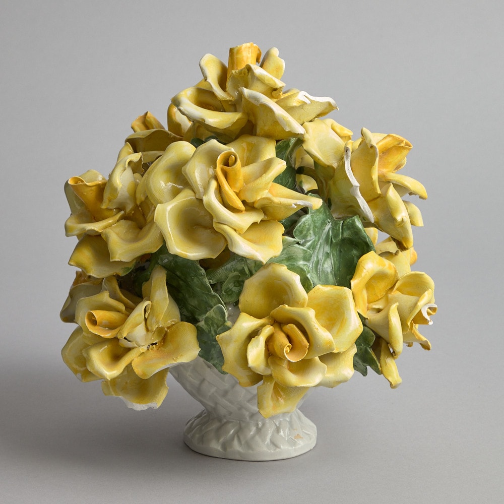 SÅLD Bordsdekoration av Gula Rosor