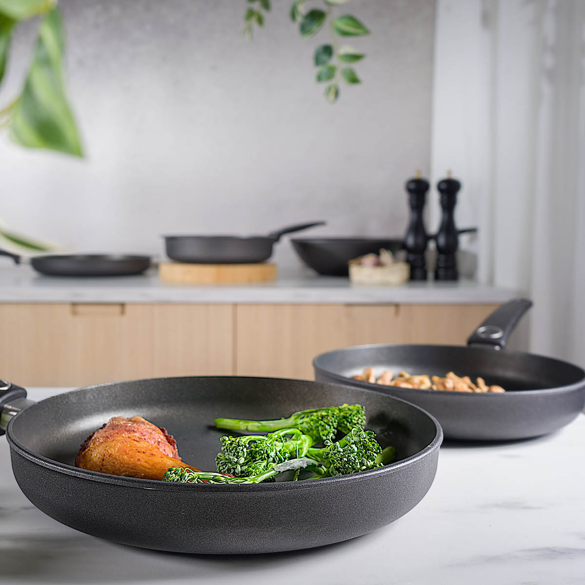 Titanium Induction Stekpanna 28 cm