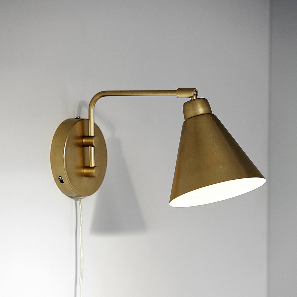 Game Vägglampa 30 cm Mässing