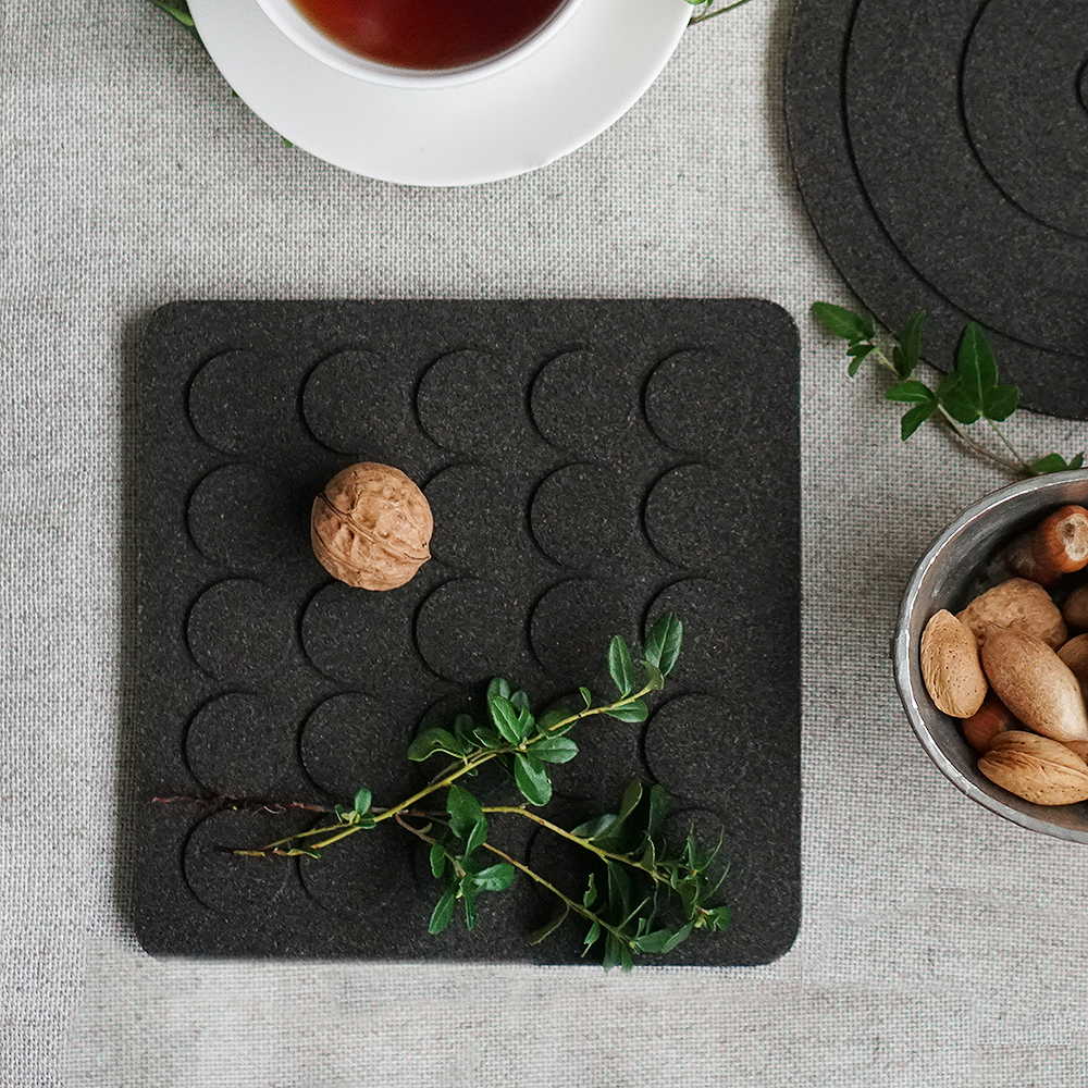 Grytunderlägg Kork 20x20 cm Svart