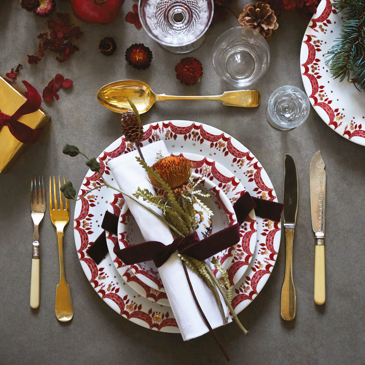 Guirlande Tallrik 28 cm Röd