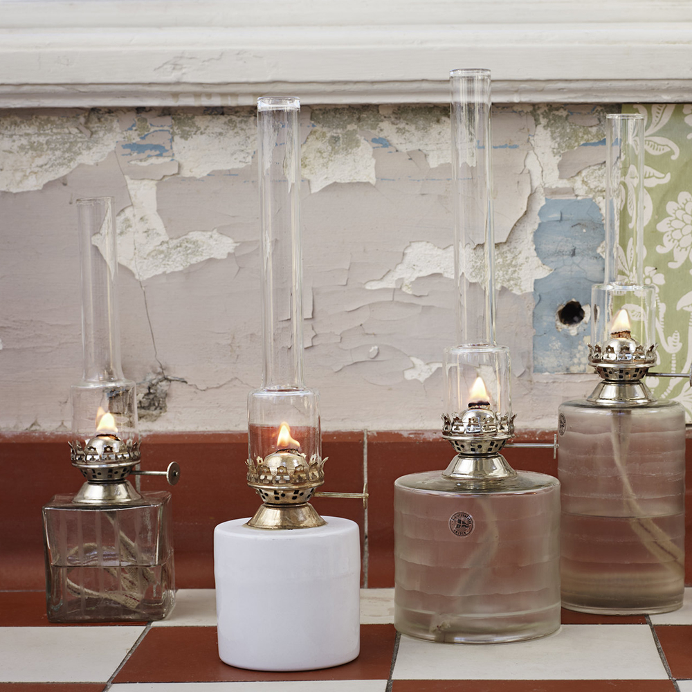 Fotogenlampa Rak Liten Plåt Vit