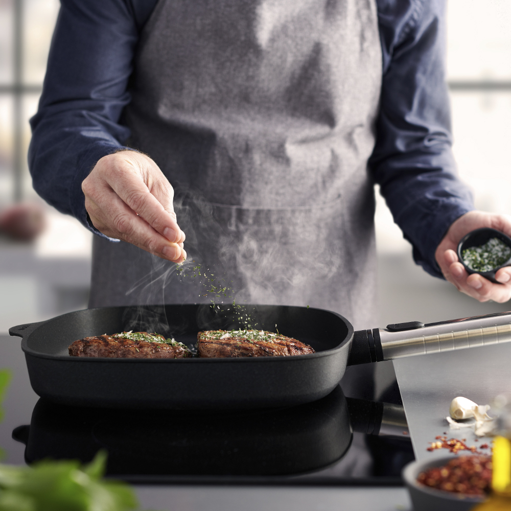 Diamond XR Logic Traktörpanna med Avtagbart Handtag 28 cm