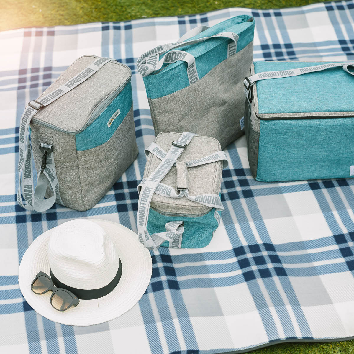 Innoutdoor Picknickfilt 200x145 cm Blå/Grå/Vit