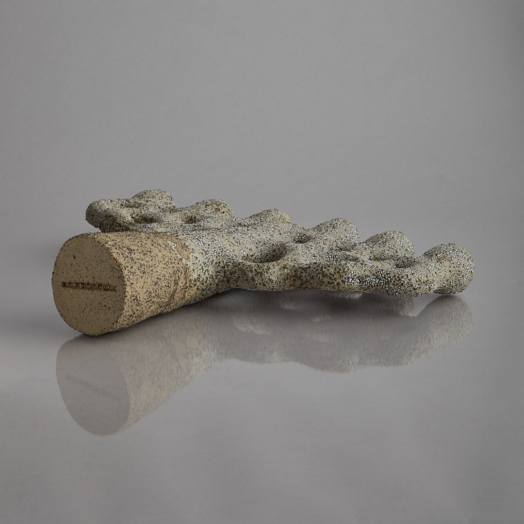 Emelie Thornadtsson ljusstake med vit krypglasyr