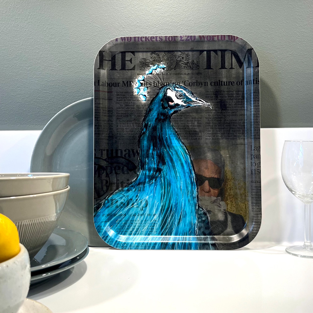 Bricka RIP Karl Lagerfeld 28x36 cm Svart