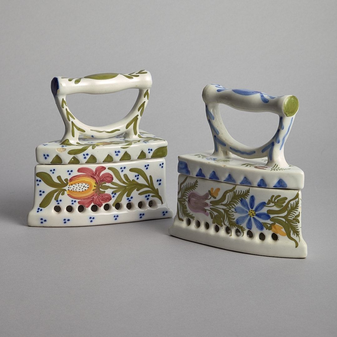 Figuriner i Form av Strykjärn 2 st