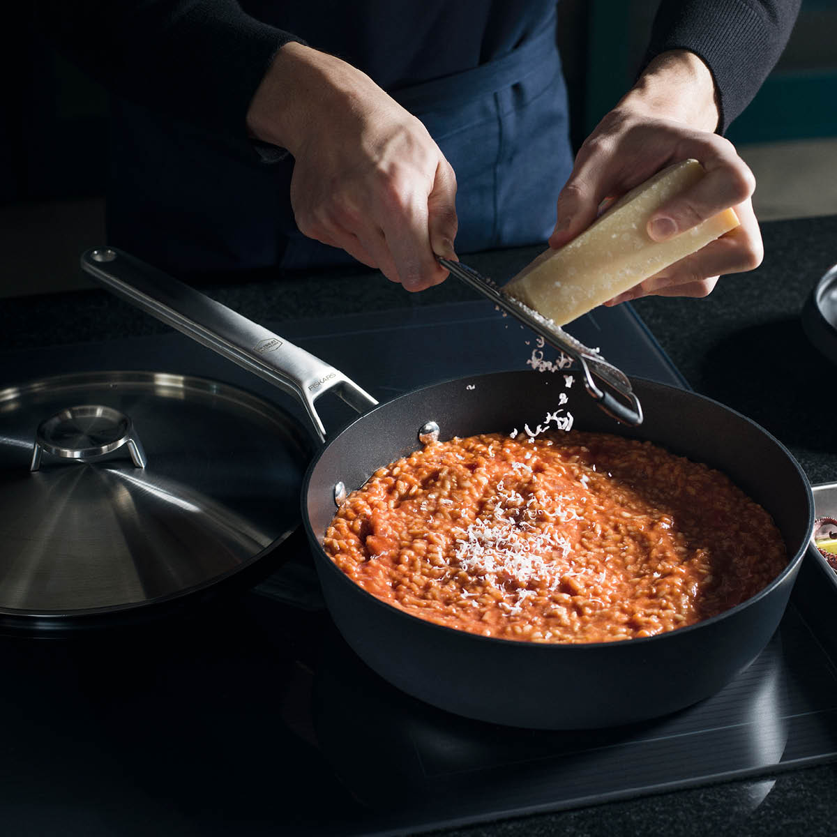 Taiten Traktörpanna med lock 26 cm Svart