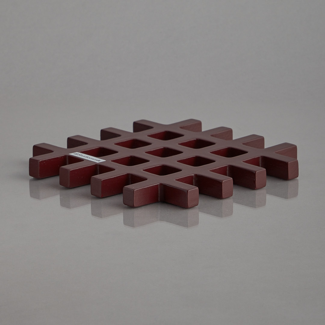 Matilda Karlsson ljushållare kvadrat vinröd