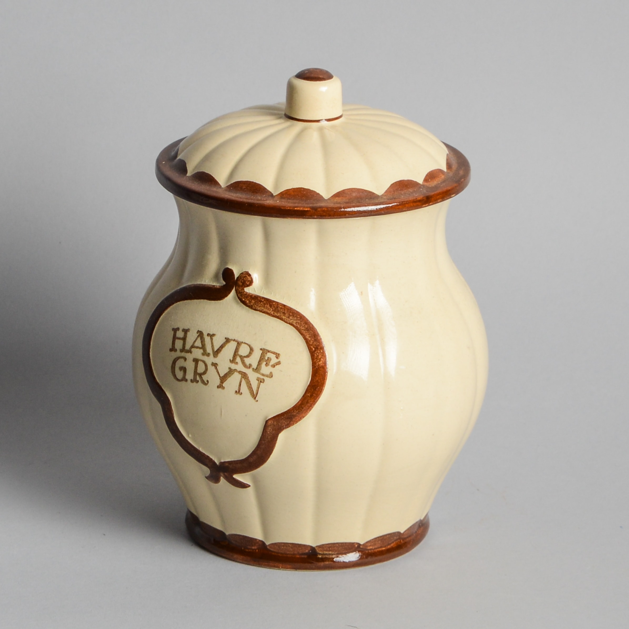 SÅLD "Pyro" Burk "Havregryn"