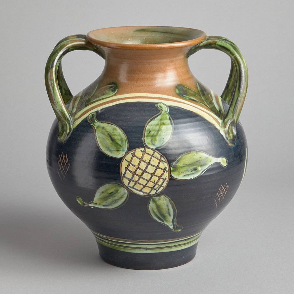 SÅLD Urna med hänklar av Harald Östergren