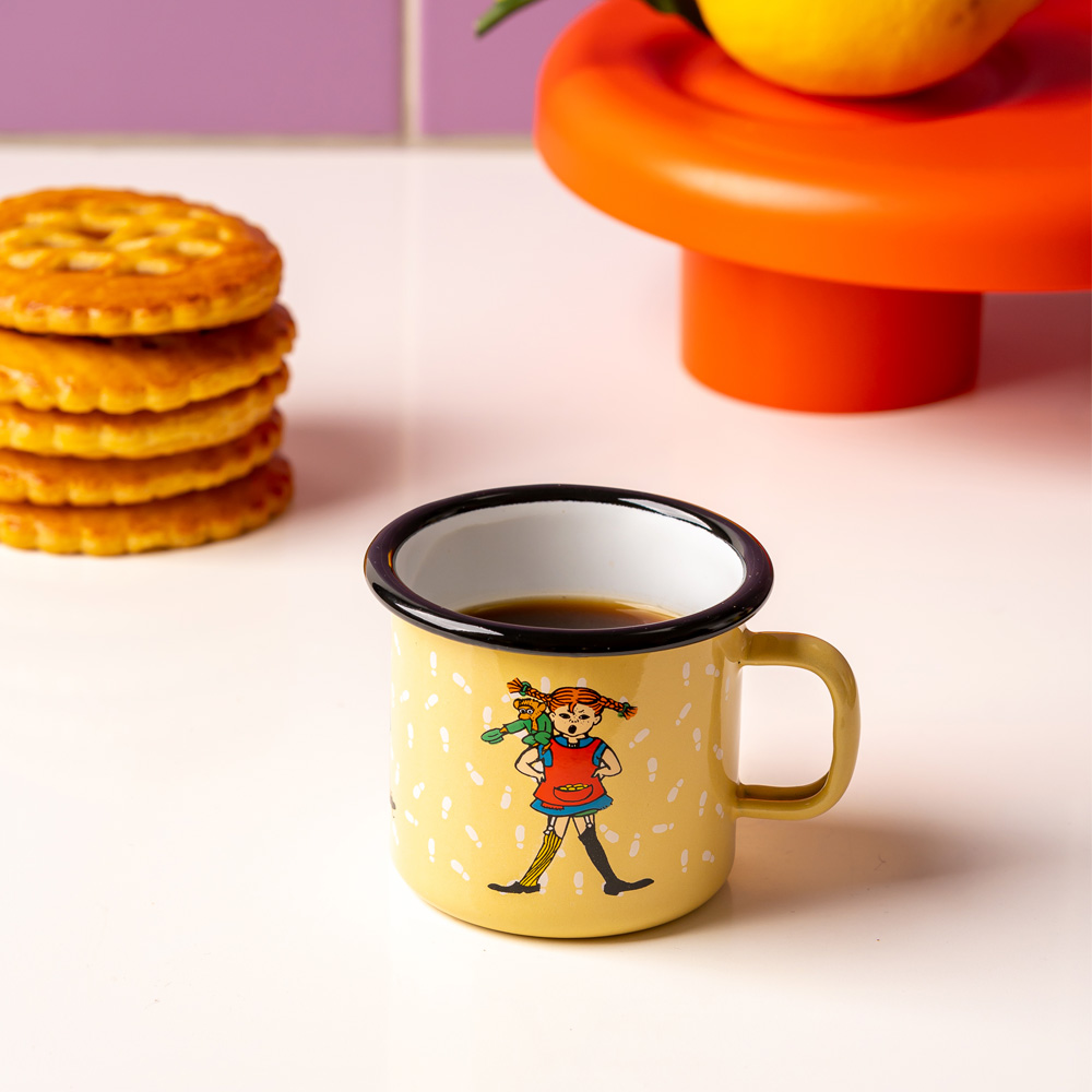 Pippi Emaljmugg Fotsp&aring;r 2,5 dl Gul