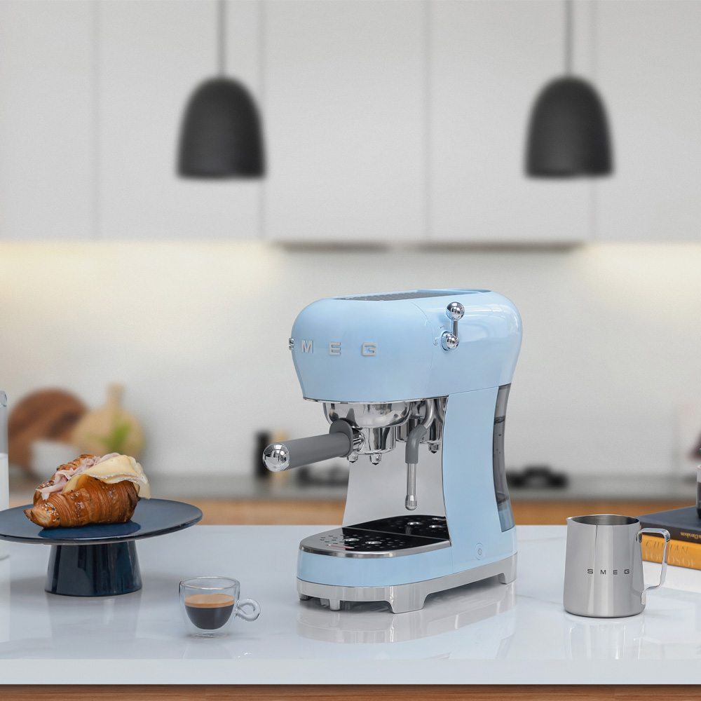 Smeg 50's Style Espressomaskin ECF02 Pastellblå