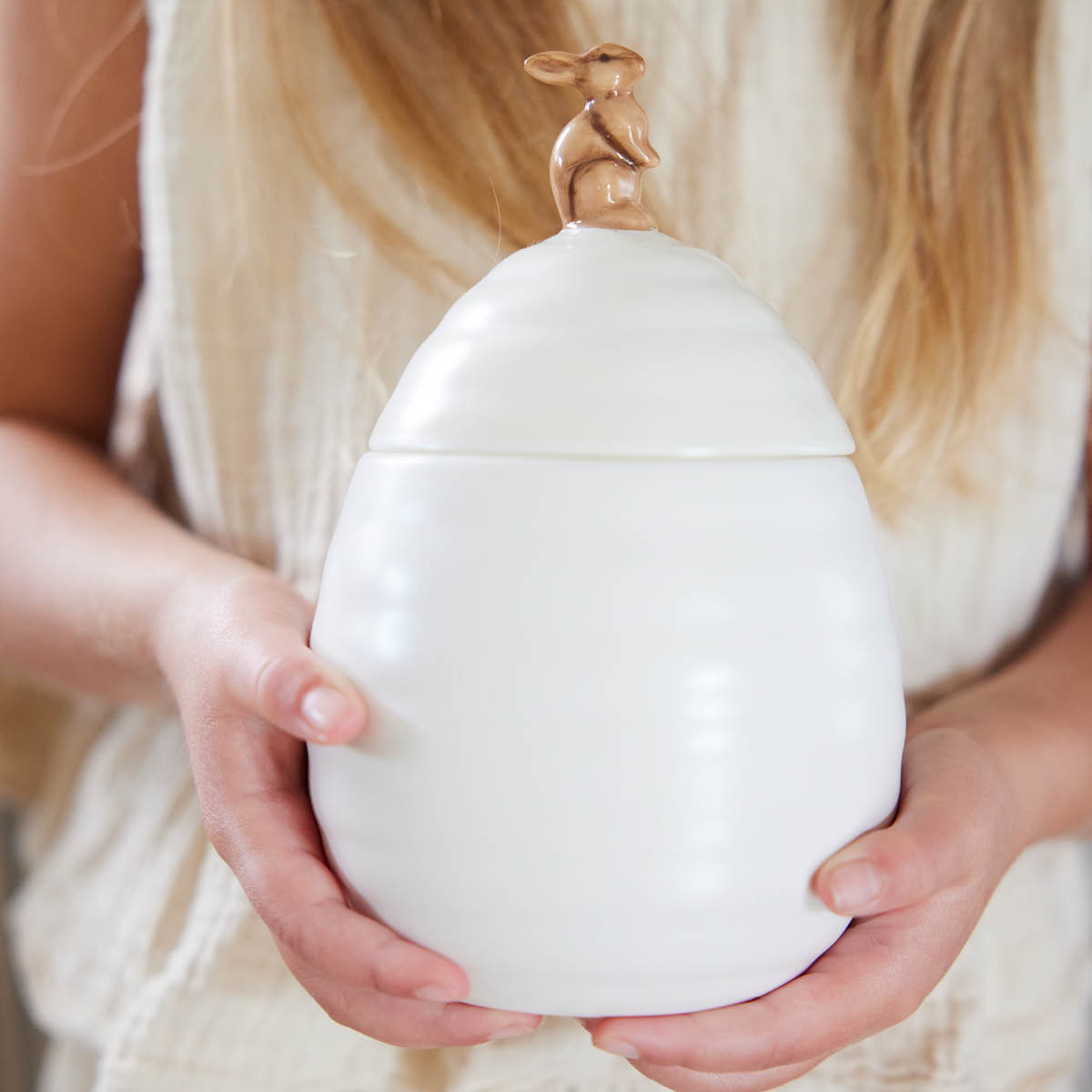 Ellen Burk med lock 11 cm Benvit