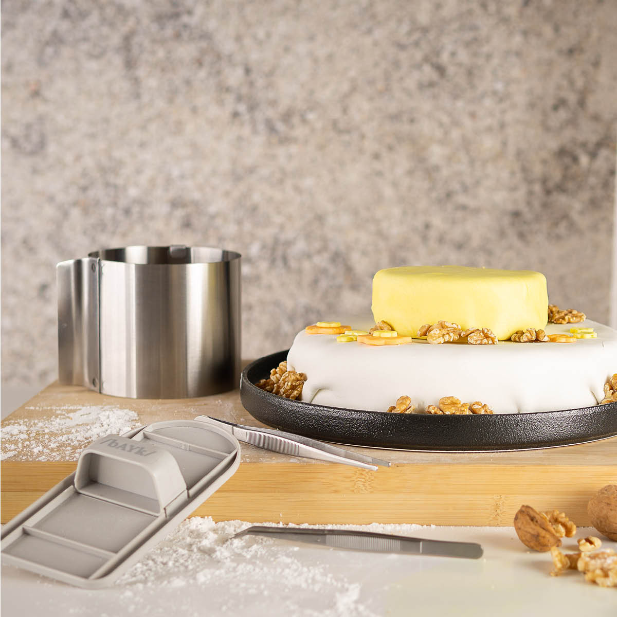 bAYk Cake Smoother 16,5x8 cm Grå