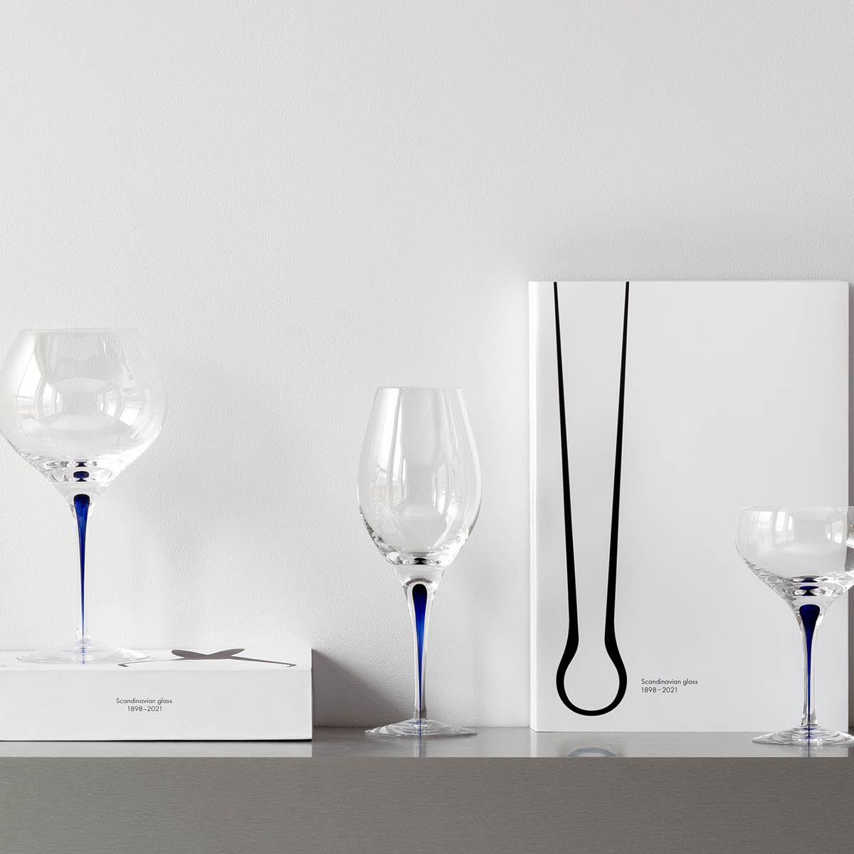 Intermezzo Blå Vinglas 44 cl Balance