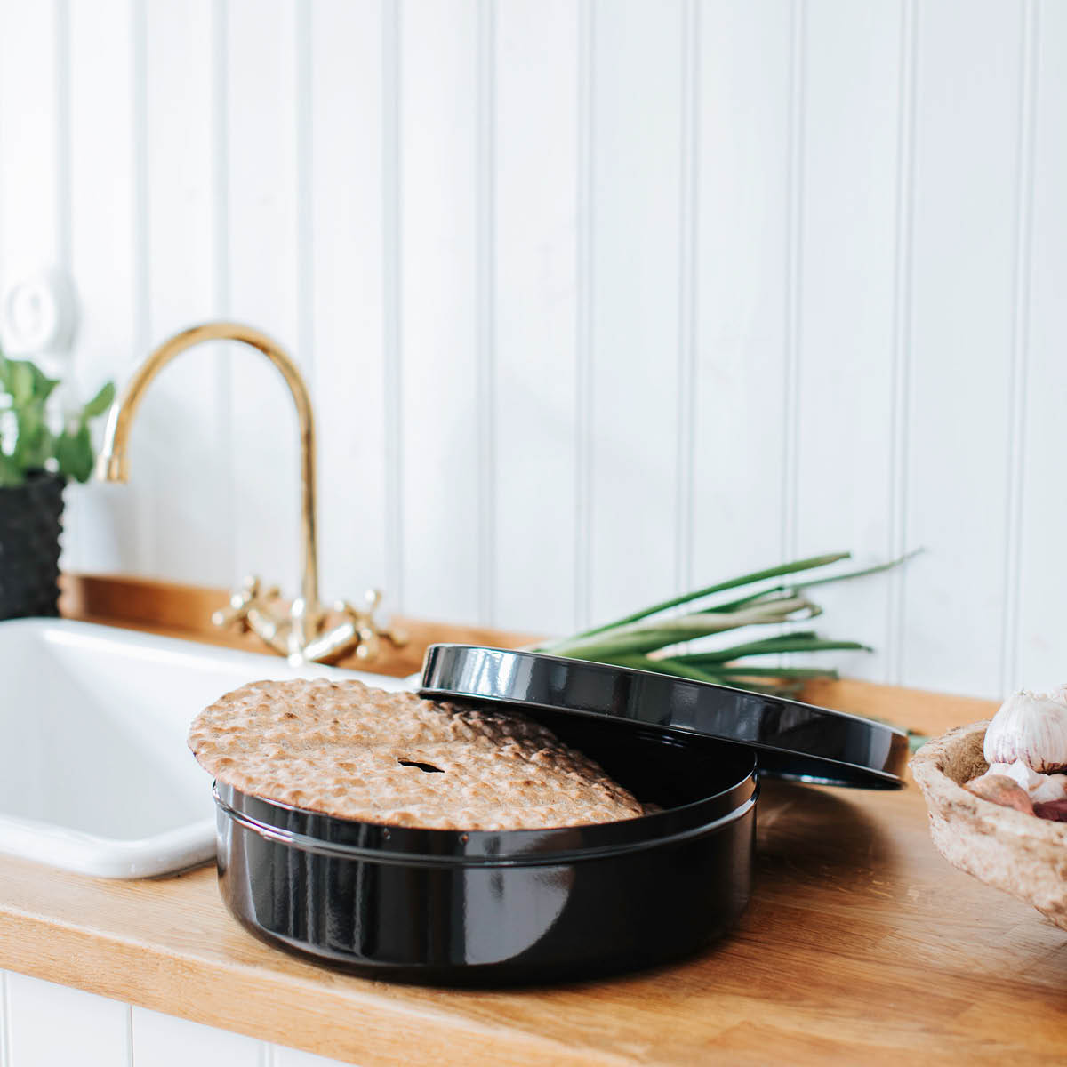 Brea Brödskrin 30 cm Svart