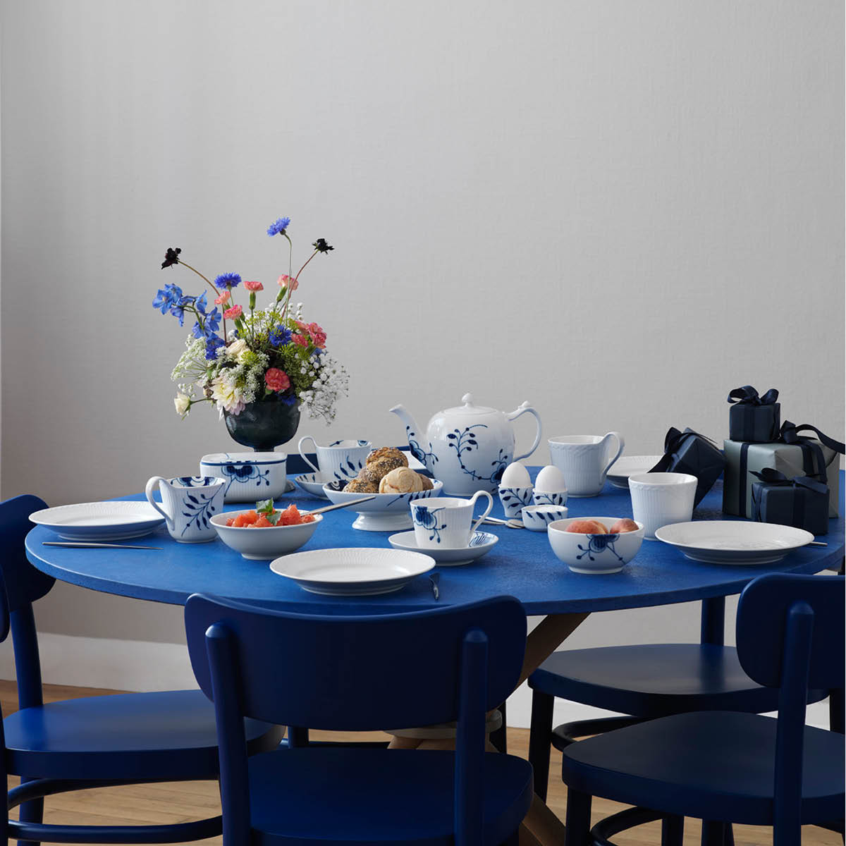 Blue Fluted Mega Skål 47 cl 13 cm