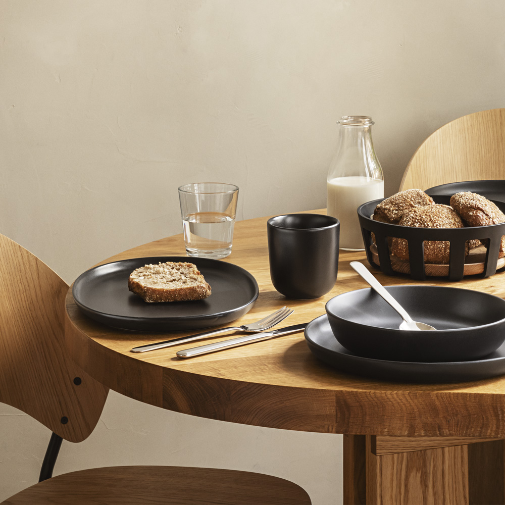 Nordic Kitchen Tallrik Oval 32 cm Svart