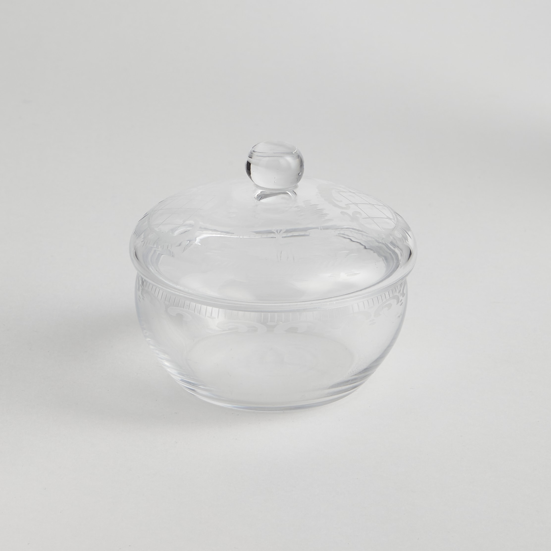 Skål med Lock med slipad dekor