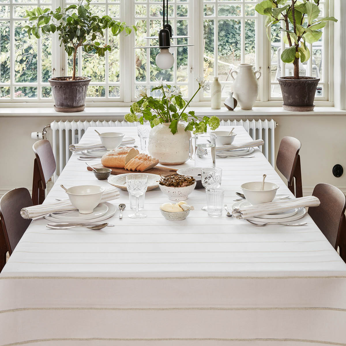 Tvärs Bordsduk 150x250 cm Beige