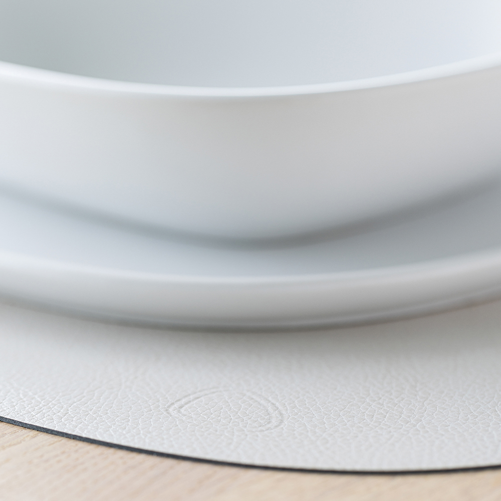 Leather Serene Curve Bordstablett L 37x44 cm Cream