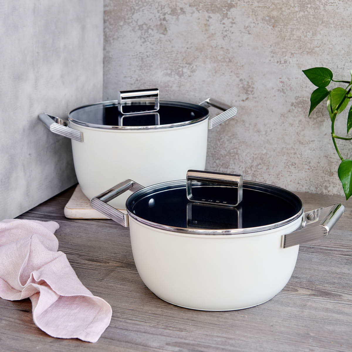 Smeg 50's Style Kastrull Lock 24 cm Creme