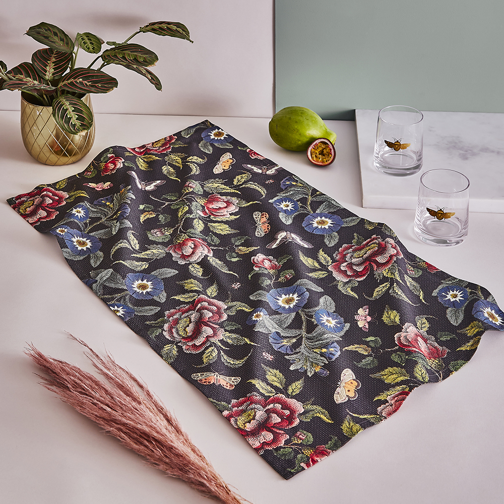 Creatures of Curiosity Kökshandduk 45x74 cm Svart/Blommig