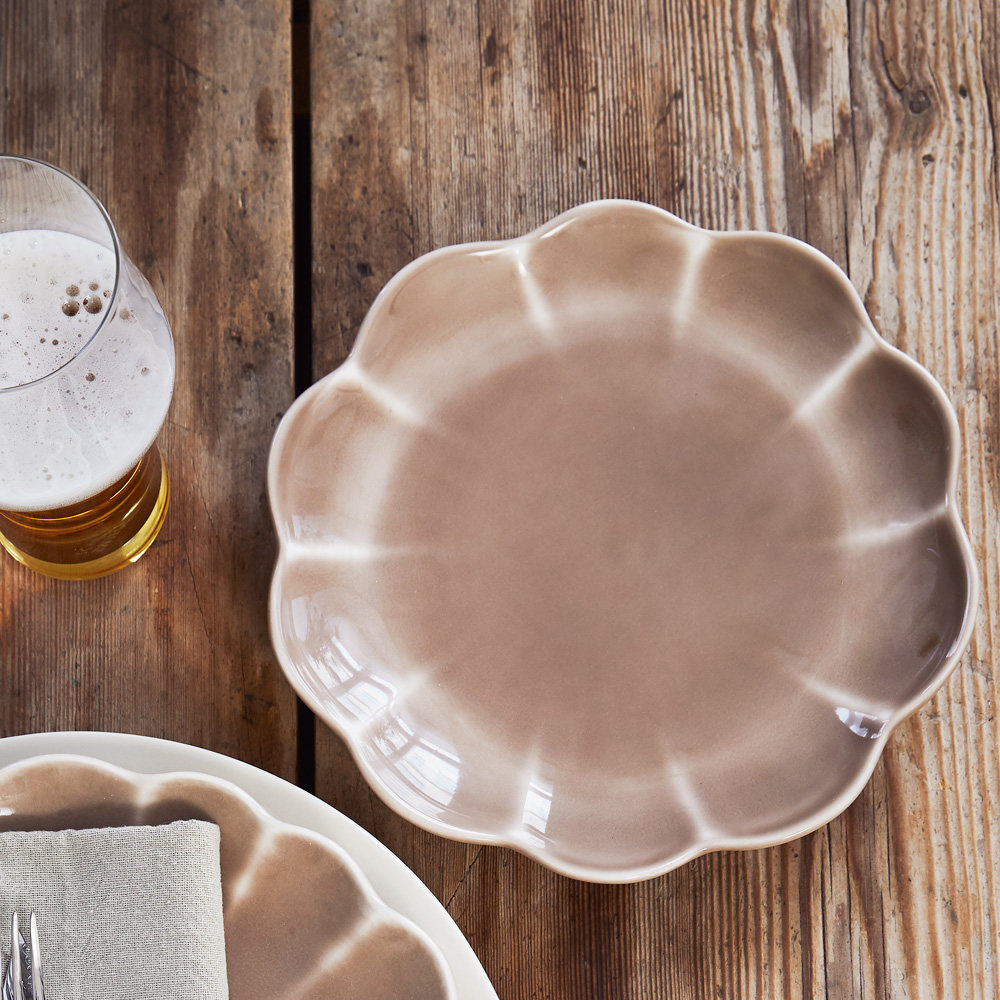 Lotus Tallrik 22 cm Sand