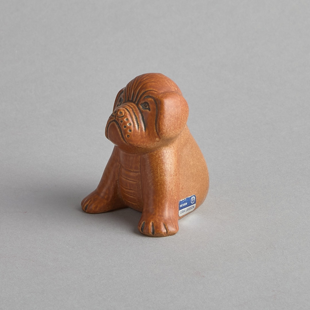 Orange Hund av Lisa Larson