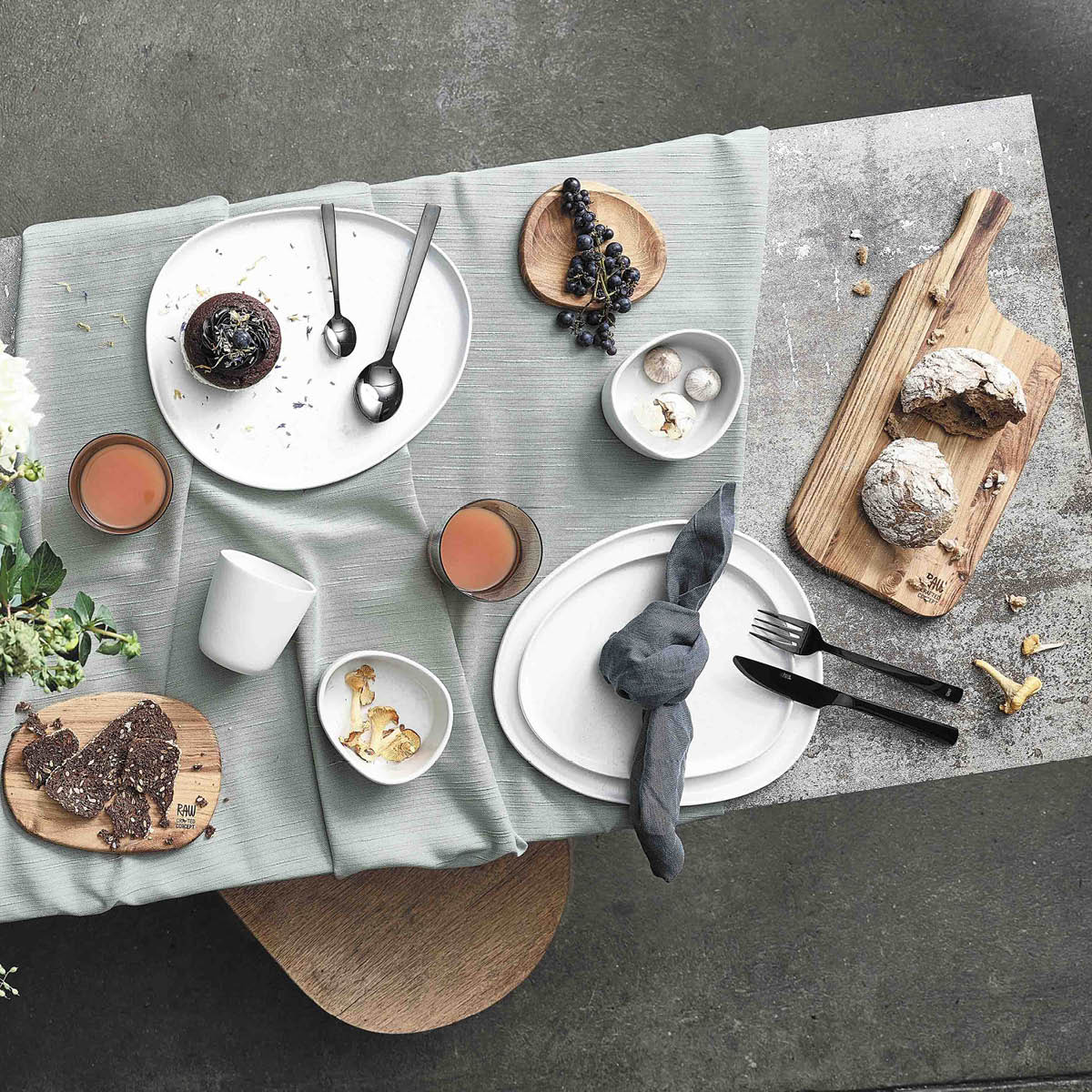 Raw Bestickset 16 delar Svart