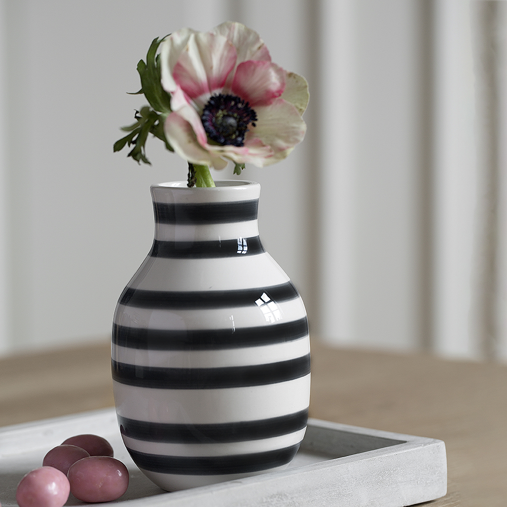 Omaggio Vas 12,5 cm Svart