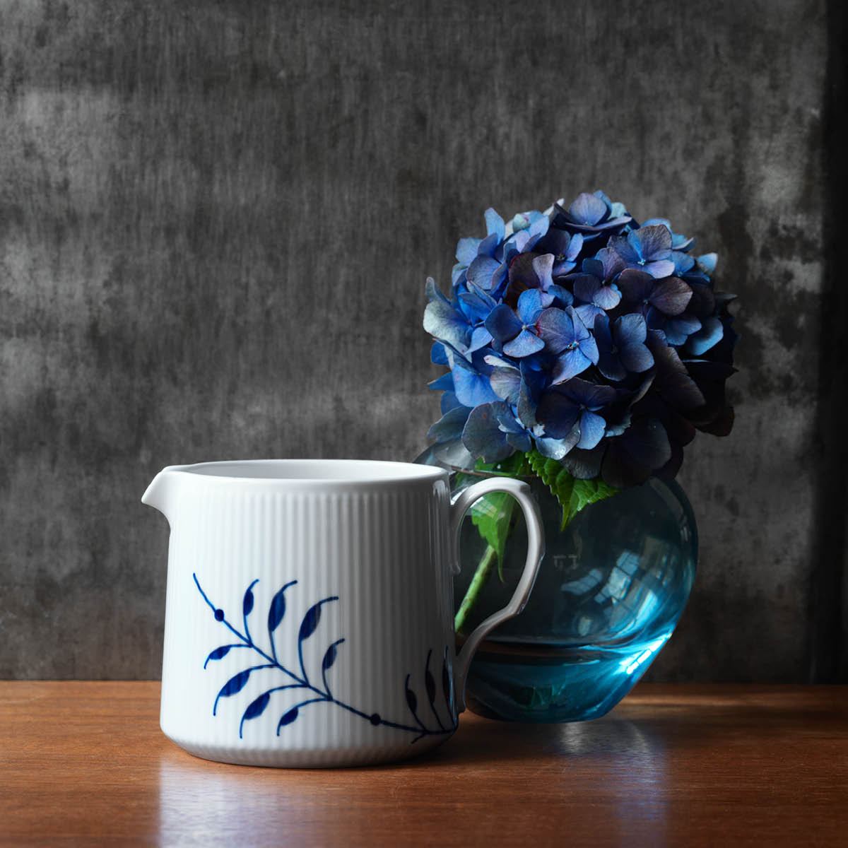 Blue Fluted Mega Kanna 10 cm 70 cl