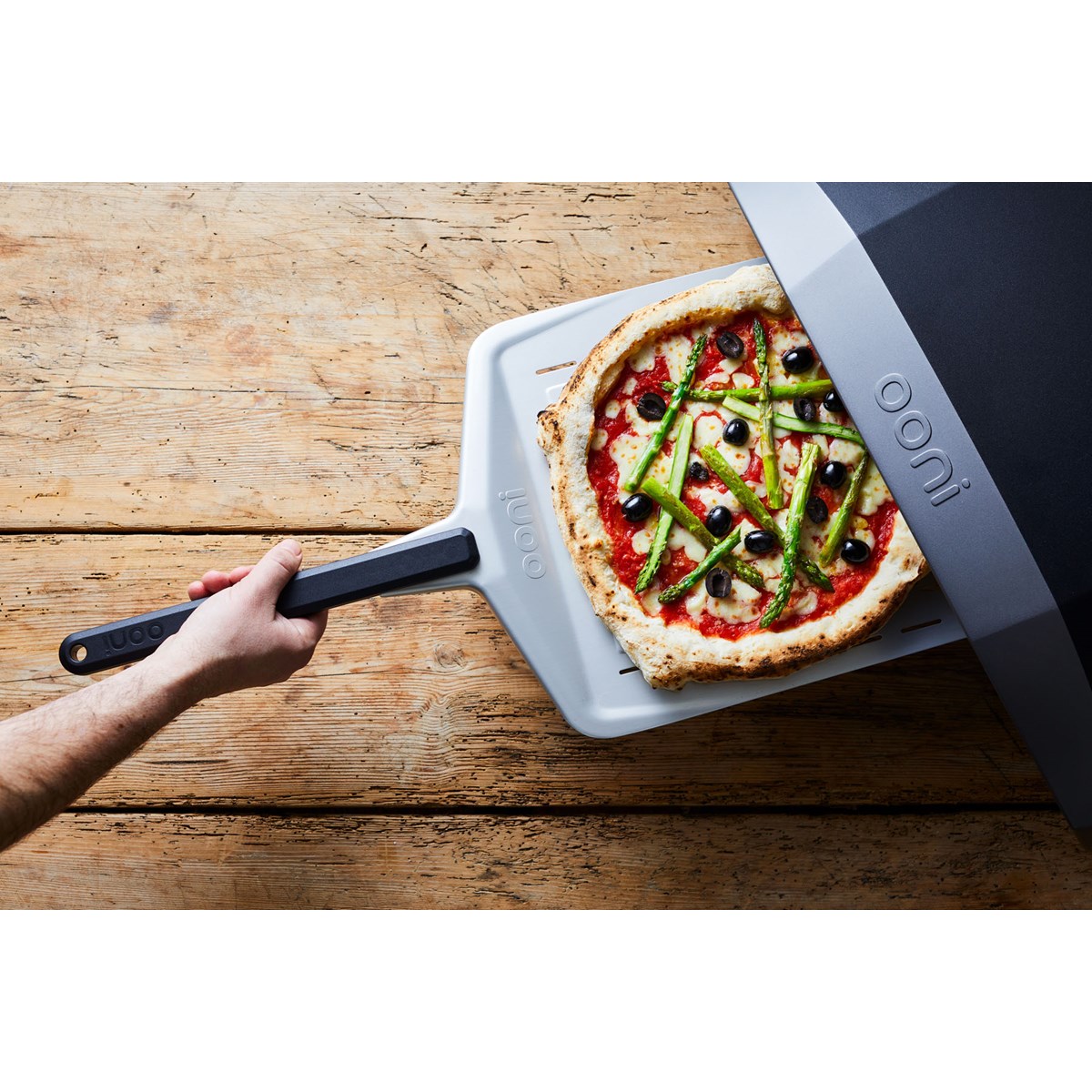 Pizzaspade Perforerad 30 cm