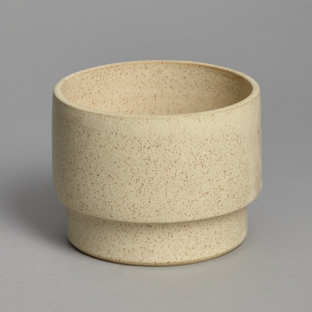 Beige rund kruka Alva Ekberg